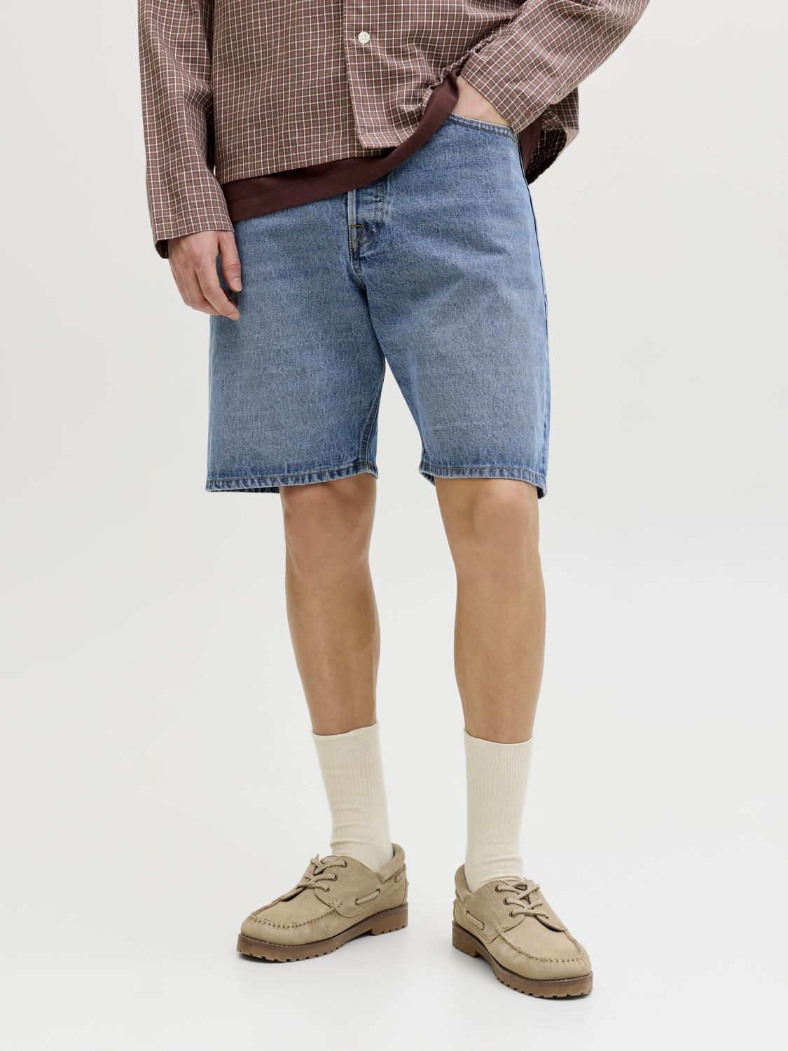 model_shot-front